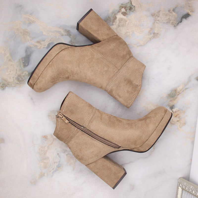 Insulated suede ankle boots with a high heel and platform M.Daszyński W SAN24B, beige Footwear/Lifestyle/M.Daszyński Your Sports Performance