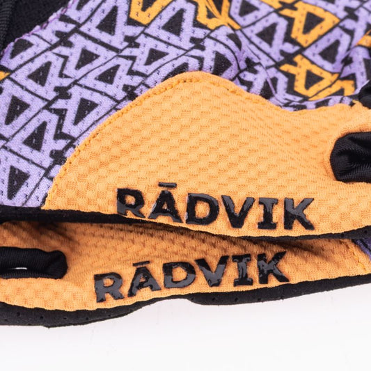 Women's RUNDE Gloves In preparation Your Sports Performance