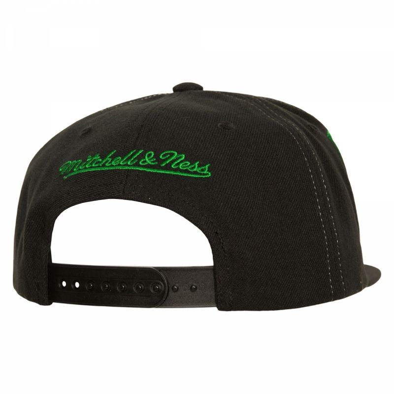 Mitchell & Ness Varsity Bust Snapback Boston Celtics Cap HHSS6461-BCEYYPPPBLCK Clothing/Basketball/Mitchell & Ness Your Sports Performance