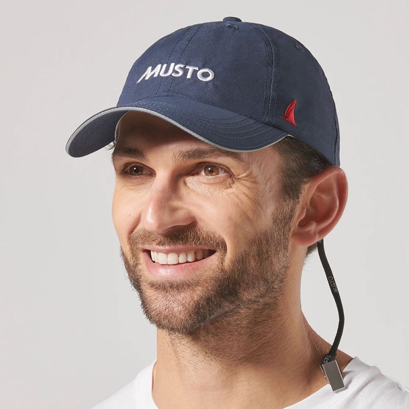 Musto Ess Fd Crew Cap 80032-598 Clothing/Outdoor/Czapki, szaliki, rękawiczki, maski/Alpinus Your Sports Performance