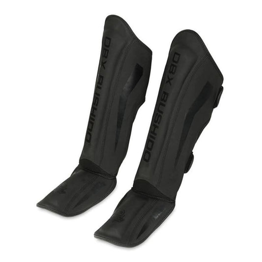 M Shin Guards - Black Master Ochraniacze piszczeli Your Sports Performance