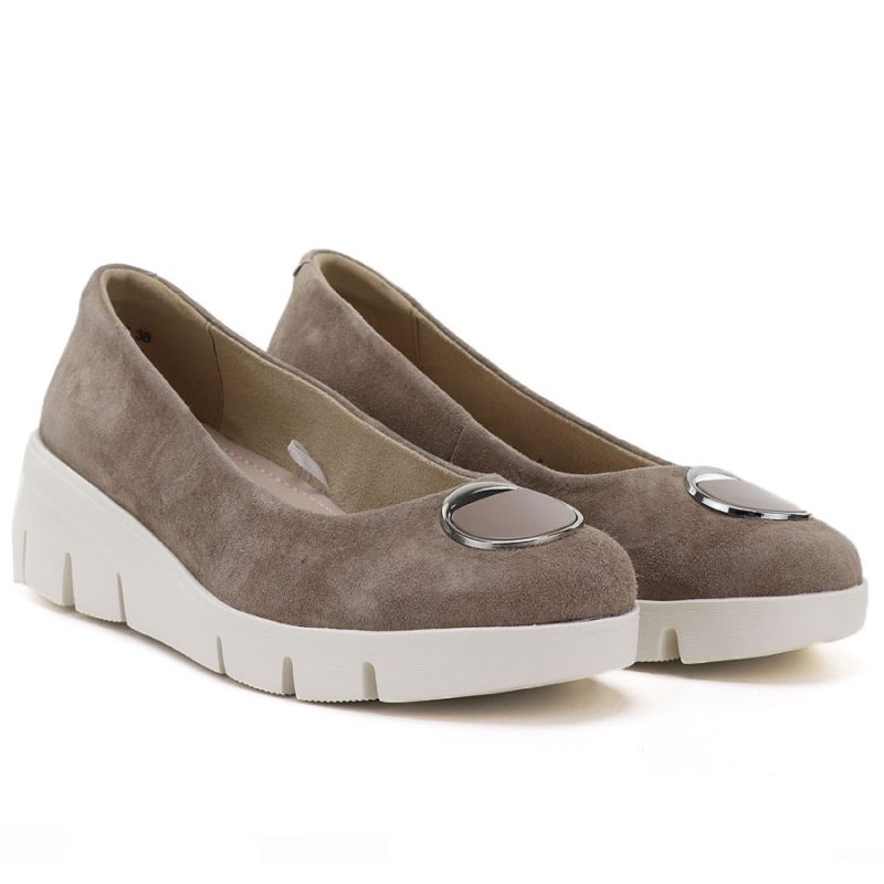Women's beige leather wedge shoes Vinceza 95412 Vinceza