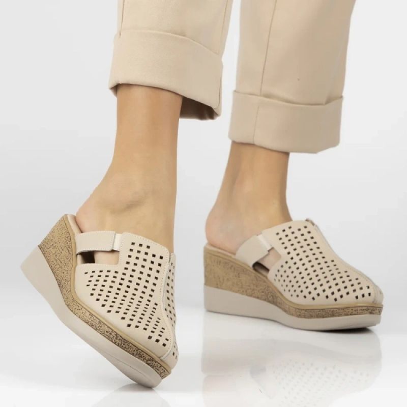 Leather wedge sandals with closed heel, beige, Filippo DK6818