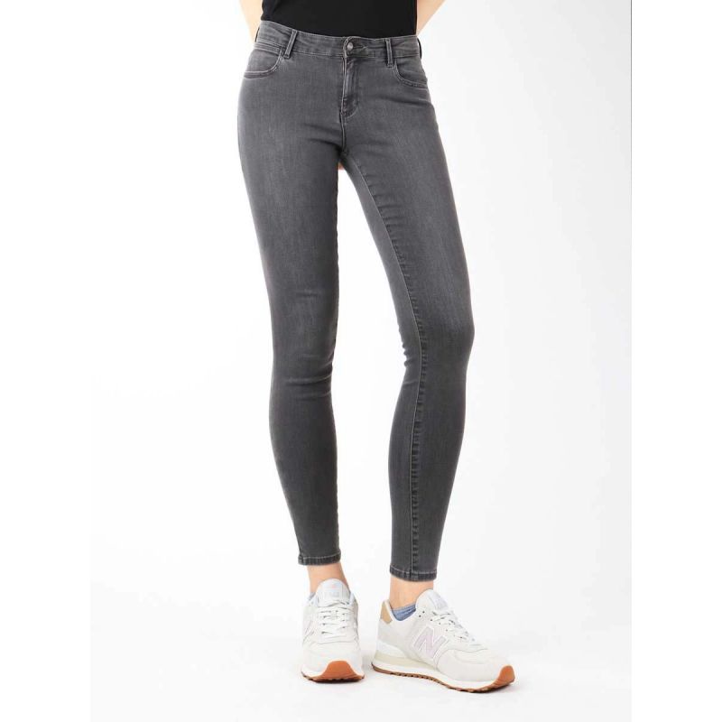 Wrangler Skinny Ash Jeans W28KLX86O Clothing/Lifestyle/Trousers, shorts/Wrangler Your Sports Performance