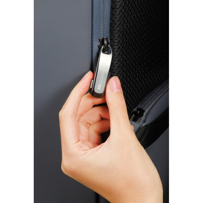 XD DESIGN BOBBY EDGE NAVY BACKPACK P/N: P705.502 Bagaż/Plecaki Your Sports Performance