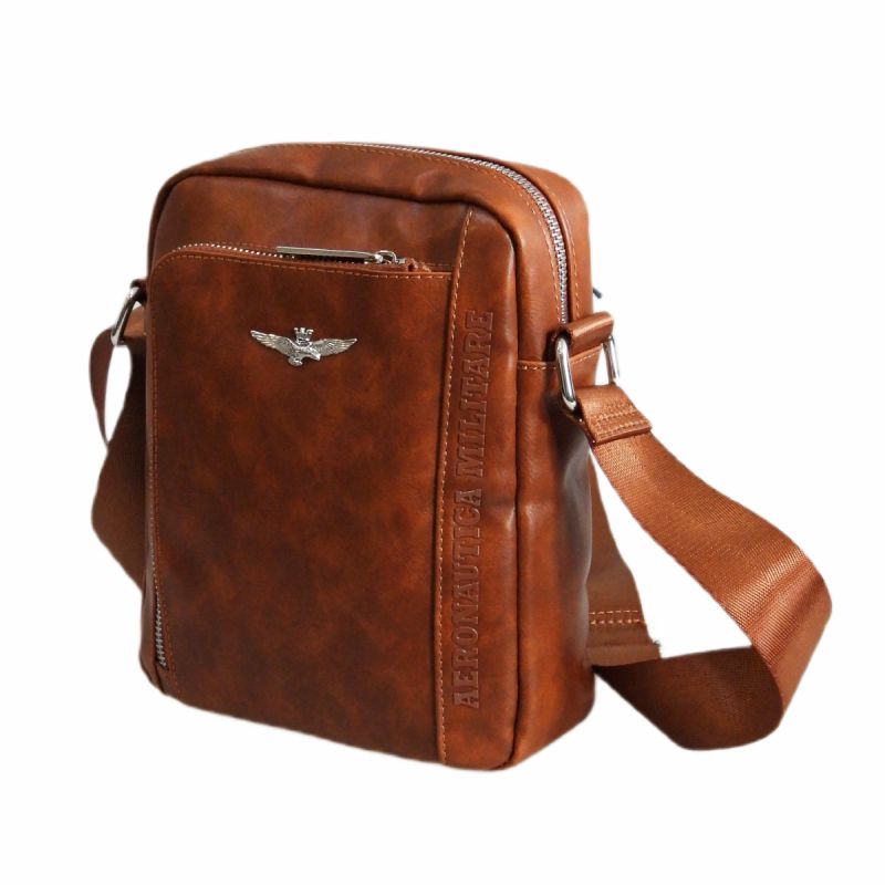 Aeronautica Militare Sling Bag Brown - AM-1182 Akcesoria i sprzęt koszykarski/Torby i plecaki Your Sports Performance
