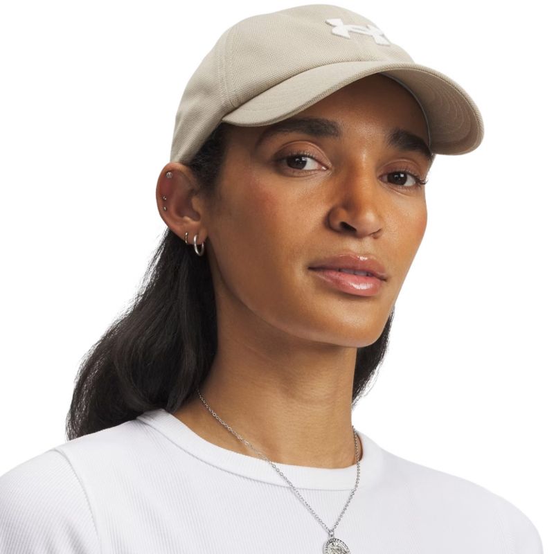 Under Armour Blitzing Adj W 1376705 299 Cap Clothing/Multisport/Under Armour Your Sports Performance