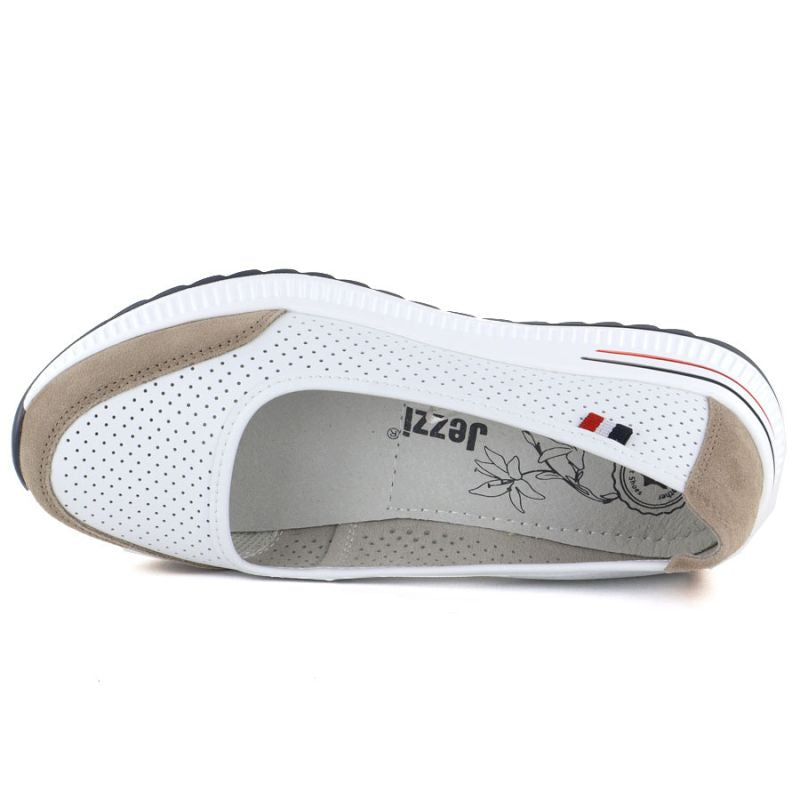 Leather ballet flats with a thick sole, openwork, white Jezzi 7815 To be categorized Your Sports Performance