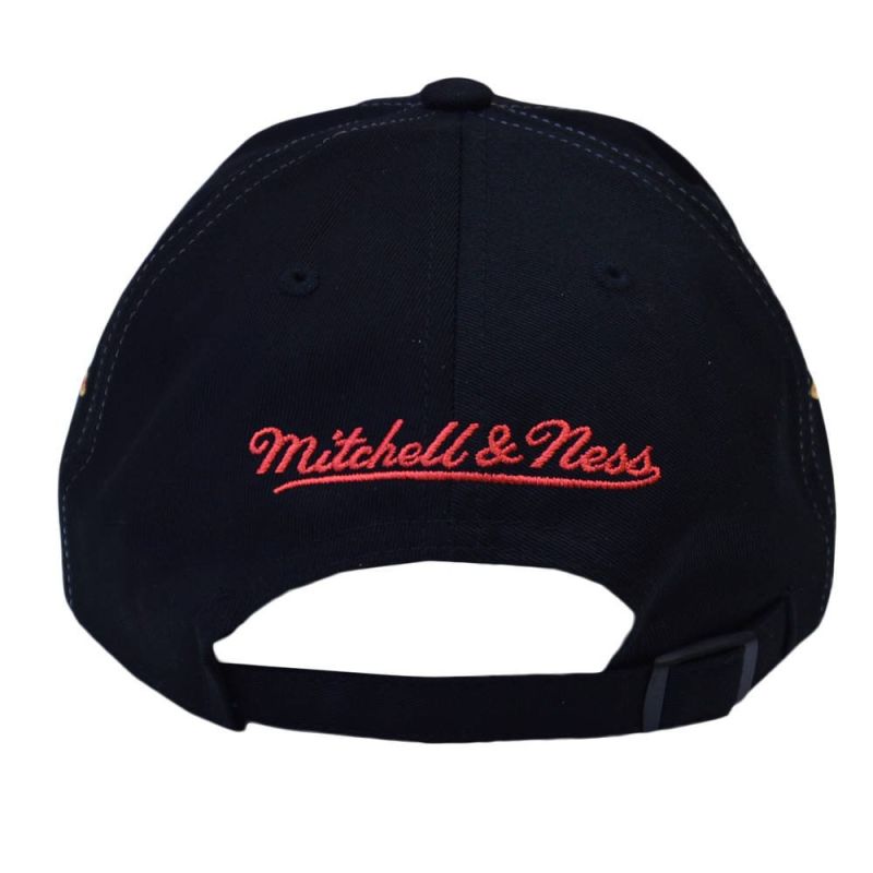 Mitchell & Ness NBA Houston Rockets Flamez Strapback Cap - 6LUXMM20018 HROBLCK Odzież/Czapki/Czapki z daszkiem Your Sports Performance