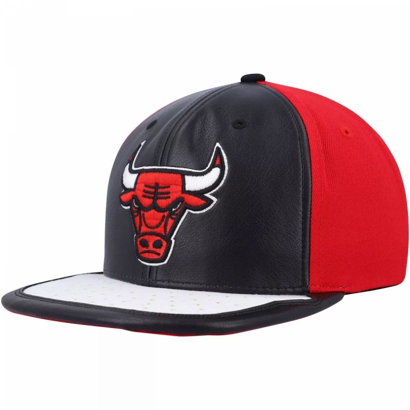 Mitchell &amp; Ness Chicago Bulls NBA Day One Snapback Cap Bulls 6HSSMM19224-CBUBKWH Clothing/Basketball/Mitchell & Ness Your Sports Performance