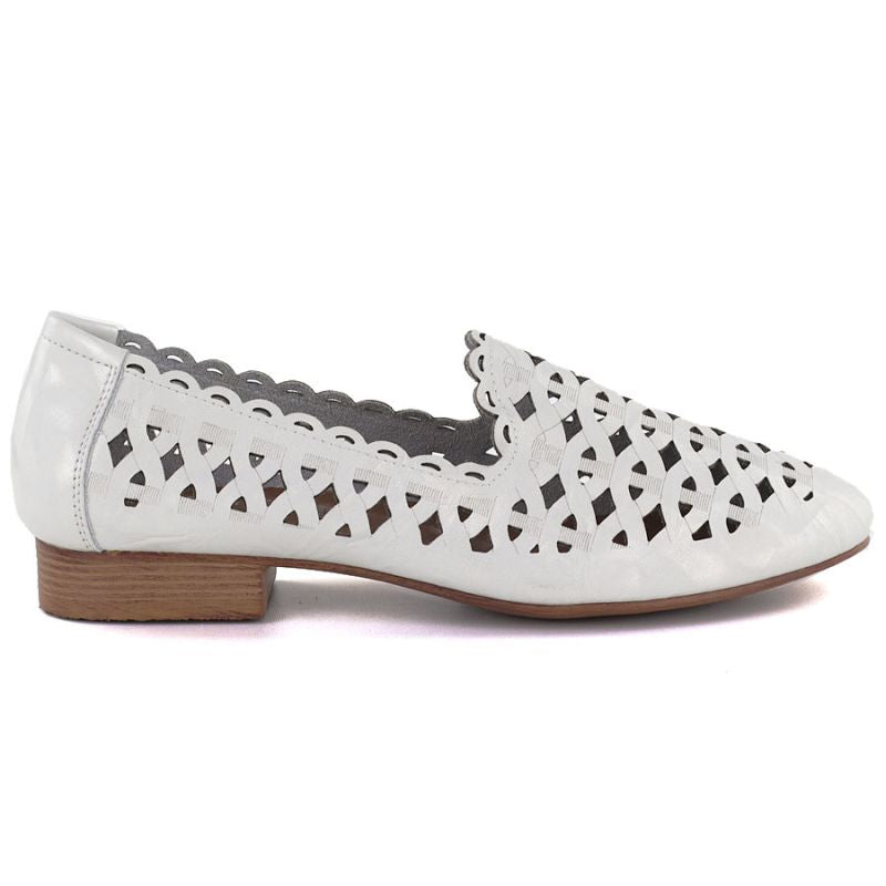 Women's leather openwork shoes, white Jezzi OL50-1 To be categorized Your Sports Performance