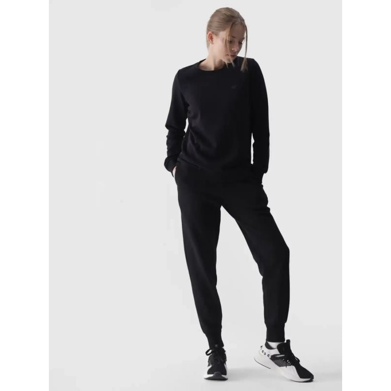 Women&#39;s trousers 4F 4FWMM00TTROF0946-20S Clothing/Lifestyle/Trousers, shorts/4F 4F