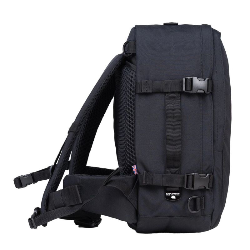 CabinZero Classic Pro 32L Absolute black hiking backpack - CZ261201 Akcesoria i sprzęt koszykarski/Torby i plecaki Your Sports Performance