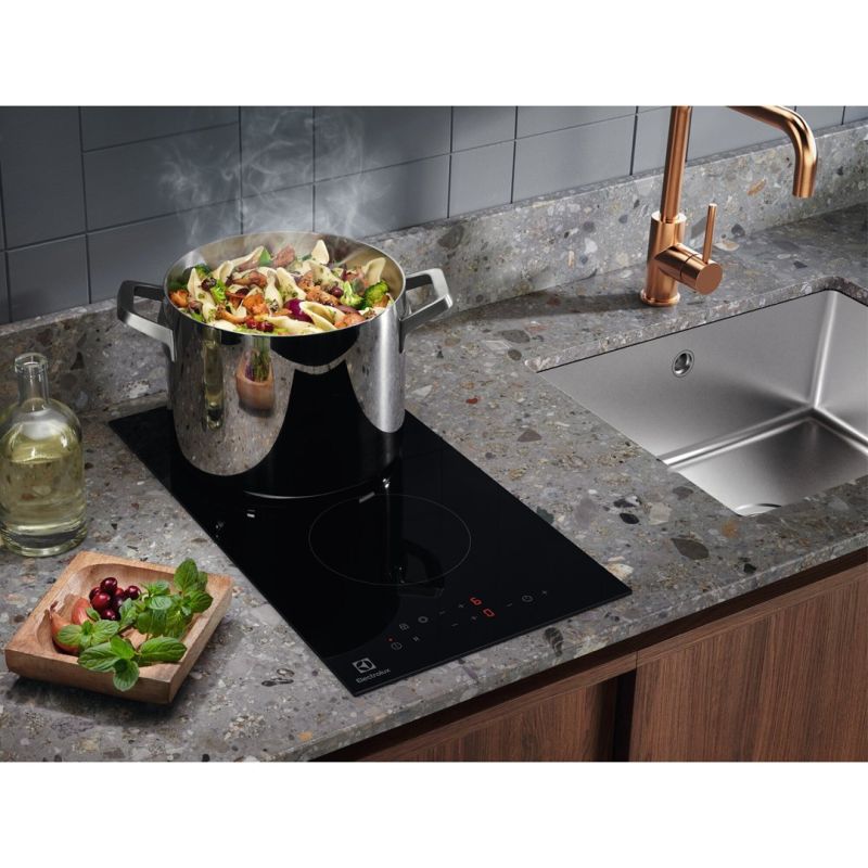 ELECTROLUX LHR3233CK ceramic hob AGD - Produkty/Płyty grzejne do zabudowy Your Sports Performance