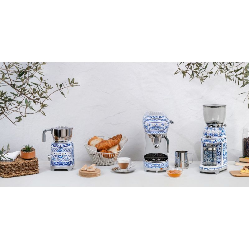 Smeg ECF02DGBEU Dolce & Gabbana Espresso Coffee Machine AGD - Produkty/Ekspresy do kawy Your Sports Performance