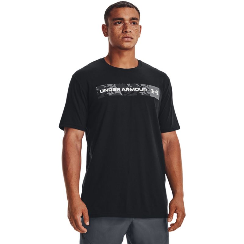 Under Armor Camo Chest Stripe T-shirt SS M 1376830 001 Clothing/Lifestyle/T-shirts/Under Armour Your Sports Performance