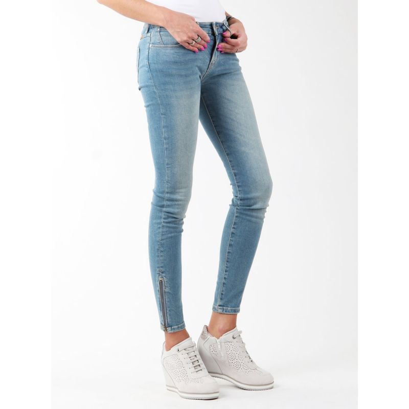 Wrangler Skylark W27F4072F jeans Clothing/Lifestyle/Trousers, shorts/Wrangler Your Sports Performance