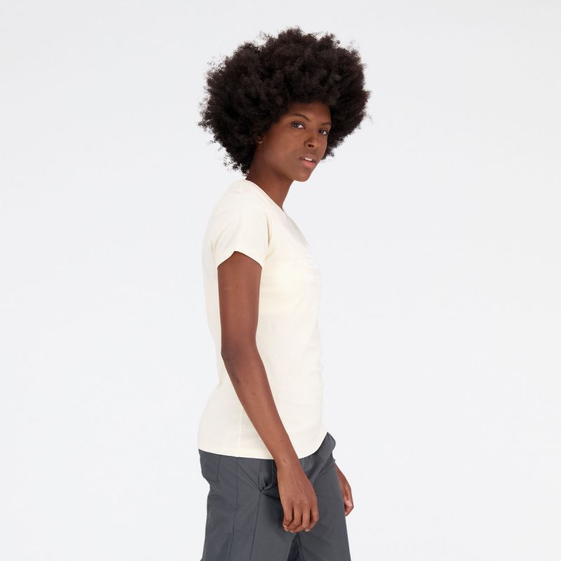 New Balance Essentials Stacked Logo CO TCM T-shirt W WT31546TCM Clothing/Lifestyle/T-shirts/New Balance New Balance