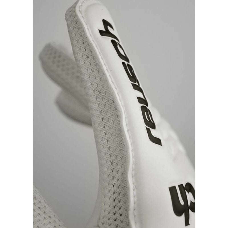 Reusch Legacy Arrow Solid Junior Jr 53/72/504/1100 Goalkeeper Gloves Accessories/Gloves Your Sports Performance