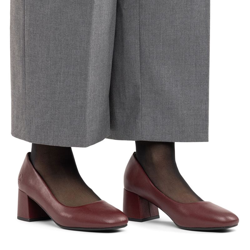 Women's leather high-heeled pumps in burgundy Rieker 44750-35