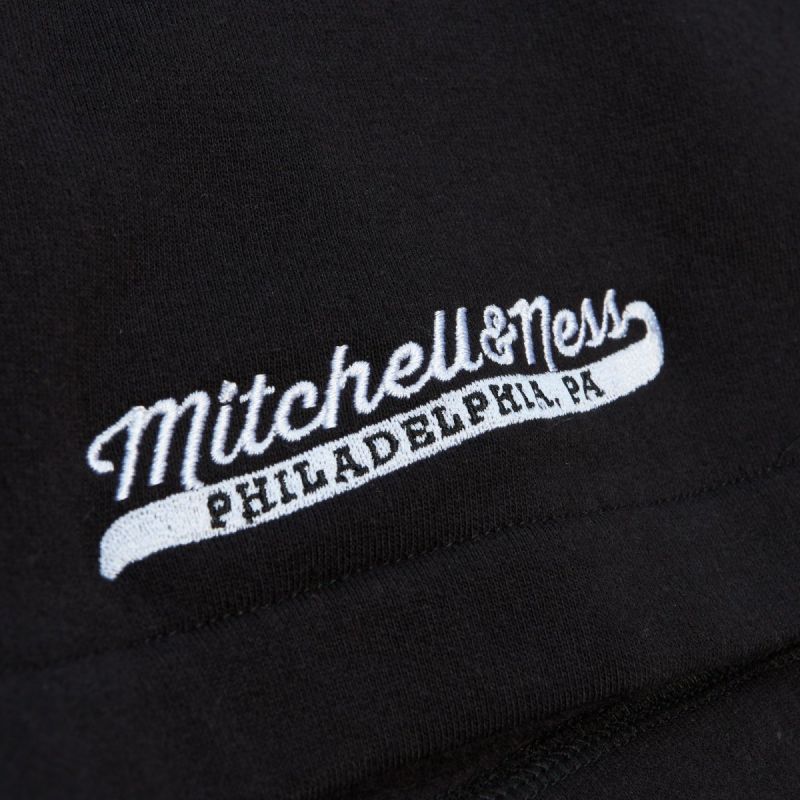 Mitchell &amp; Ness Branded Essentials Fleece Shorts M PSHR5542-MNNYYPPPBLCK Clothing/Lifestyle/Trousers, shorts/Mitchell & Ness Your Sports Performance