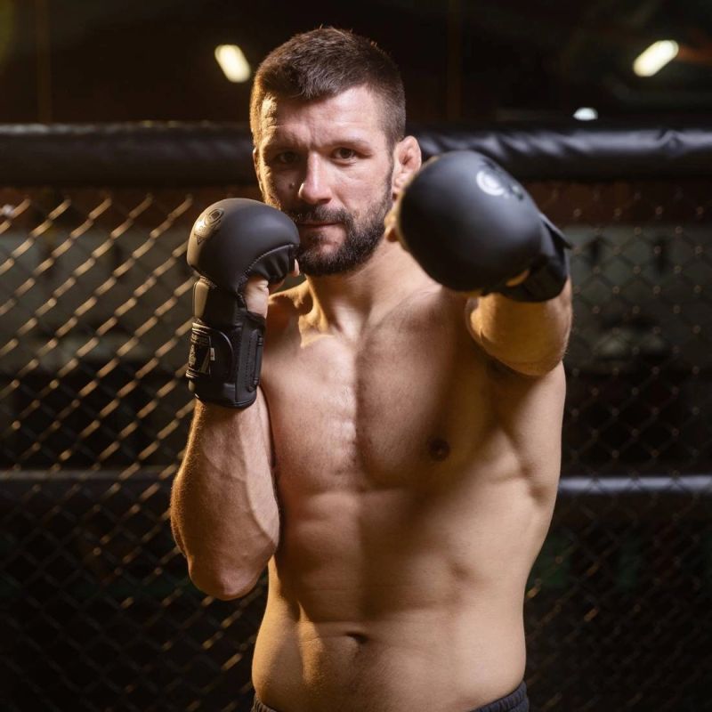 MMA Sparring Gloves M - Black Master - Valor Series Rękawice MMA Your Sports Performance