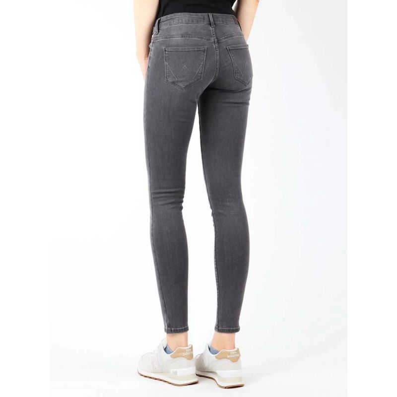 Wrangler Skinny Ash Jeans W28KLX86O Clothing/Lifestyle/Trousers, shorts/Wrangler Your Sports Performance