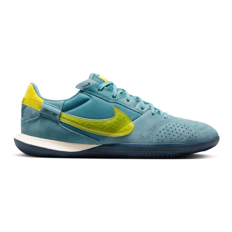 Nike Streetgato DC8466-004 shoes In preparation Nike