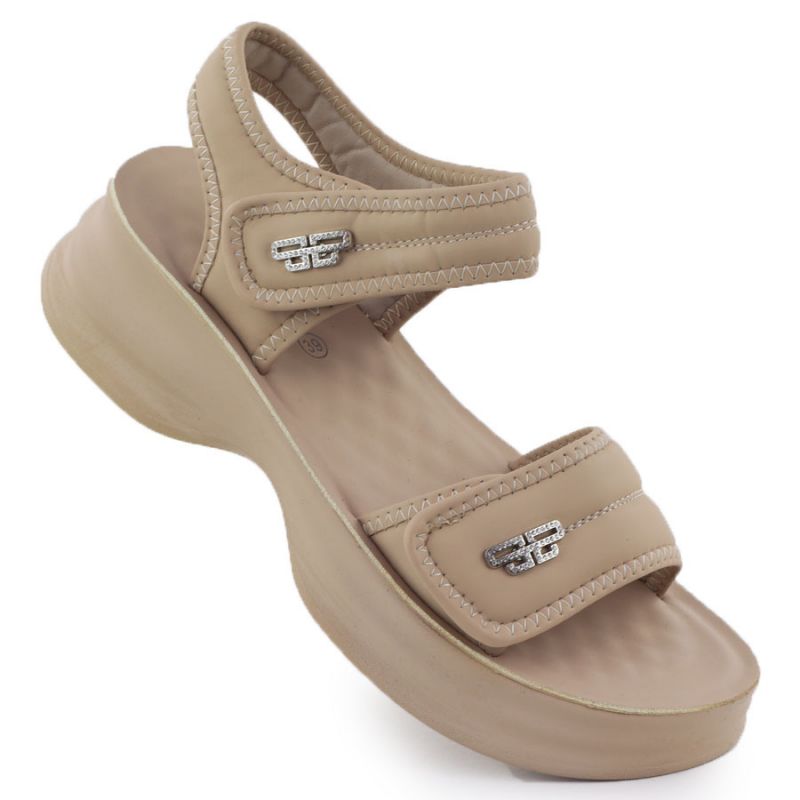 Women's sandals with thick soles and Velcro, beige Potocki 105300 Footwear Your Sports Performance