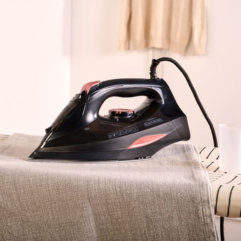 Black+Decker BXIR3000E steam iron (3000W; black) AGD - Produkty/Żelazka i generatory pary Your Sports Performance