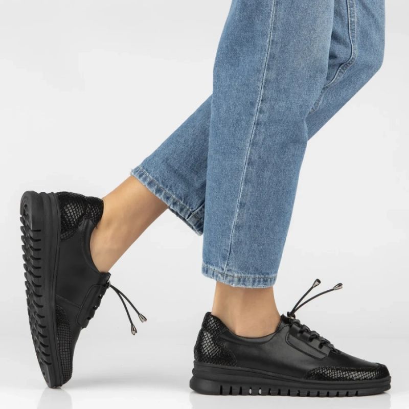 Women's leather half-notes on a wedge, black Filippo DP8102