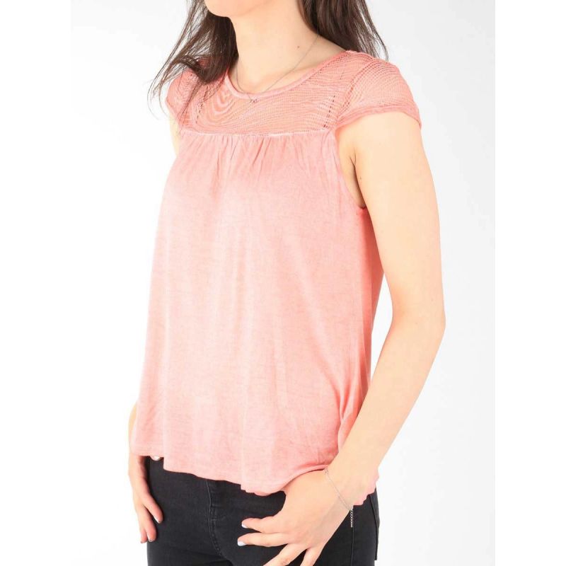 Wrangler Capsleeve Tee Coral Peach W W7337FDJX Clothing/Lifestyle/T-shirts/Wrangler Your Sports Performance