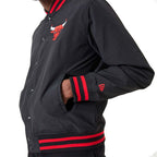 New Era NBA Chicago Bulls Script Bomber Jacket - 60332203 Odzież/Odzież na co dzień Your Sports Performance