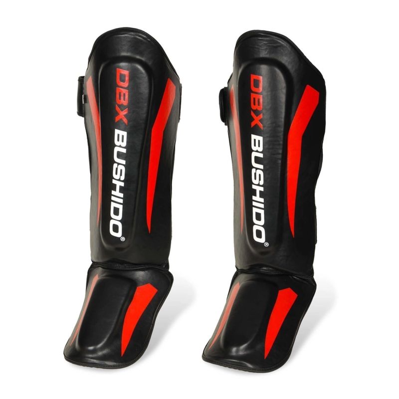 M Shin Guards - Phantom Red Ochraniacze piszczeli Your Sports Performance