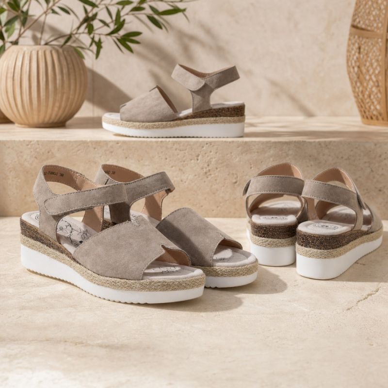 Women's leather wedge sandals beige Jezzi 26SD18-32 Jezzi