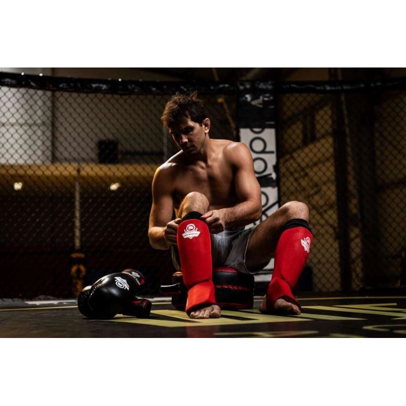 Flexible Shin Guards M - Shinrage Red Ochraniacze piszczeli Your Sports Performance