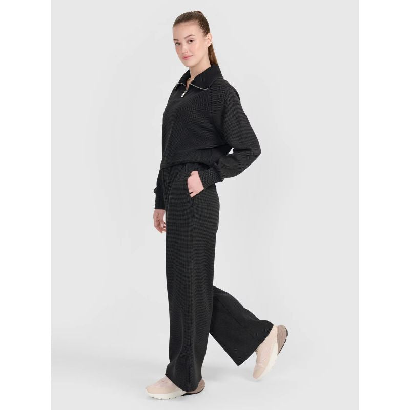 Women's oversized wide-leg trousers 4F 4FRSS25TTROF1396-20S *Kategoria tymczasowa Your Sports Performance