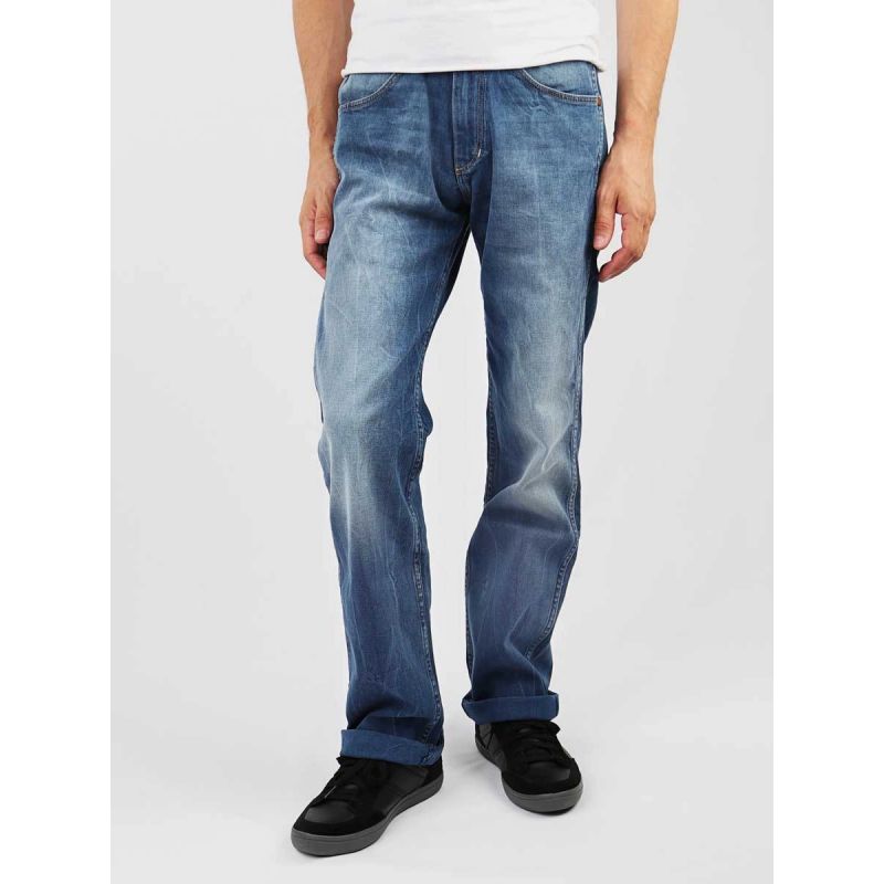 Wrangler Ace Zip Fly The Regular W14ZEH46P Clothing/Lifestyle/Trousers, shorts/Wrangler Your Sports Performance
