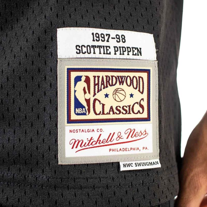 Mitchell & Ness Men's Chicago Bulls NBA Swingman Alternate Jersey Bulls 97 Scottie Pippen SMJYGS18151-CBUBLCK97SPI In preparation Your Sports Performance