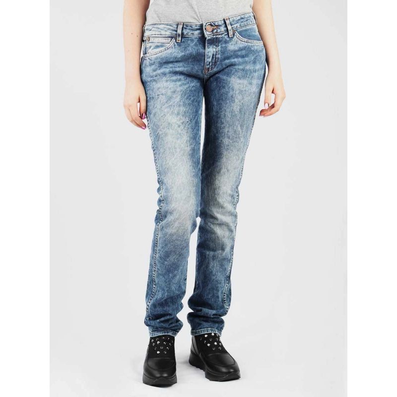 Wrangler Molly W251WJ12Y Clothing/Lifestyle/Trousers, shorts/Wrangler Your Sports Performance