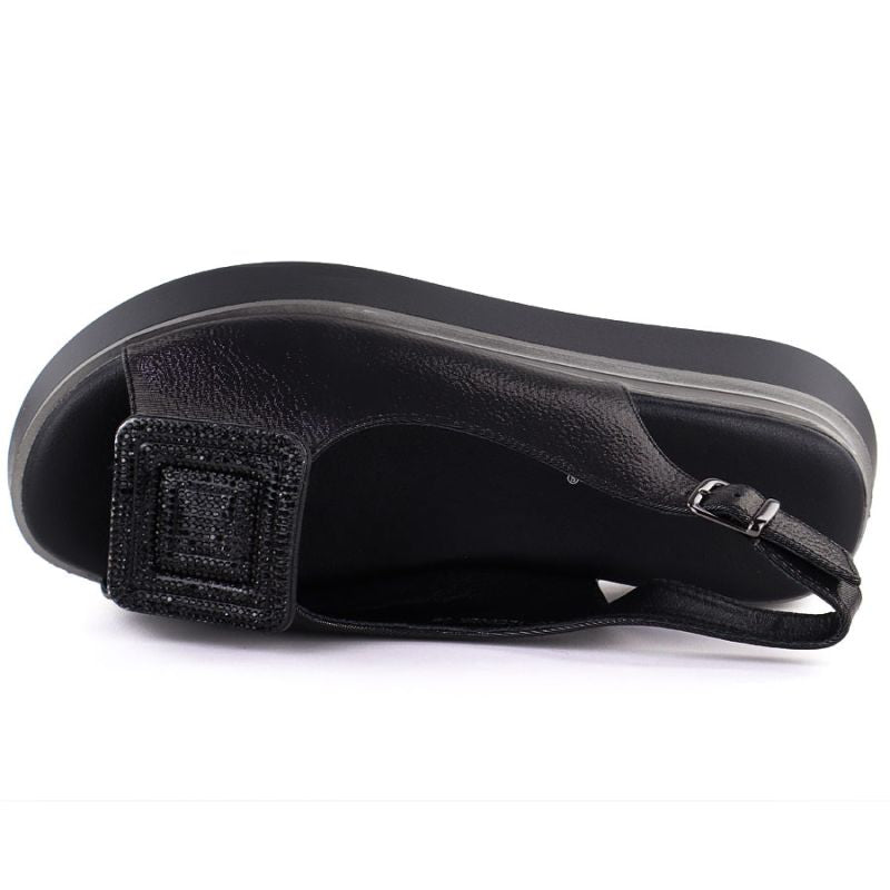 Women's sandals on a thick platform, black Potocki SZ12590 To be categorized Your Sports Performance