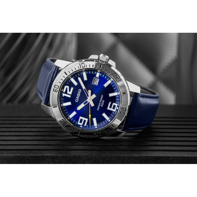 Men's Watch CASIO MTP-VD01L-2BVUDF + BOX In preparation Your Sports Performance