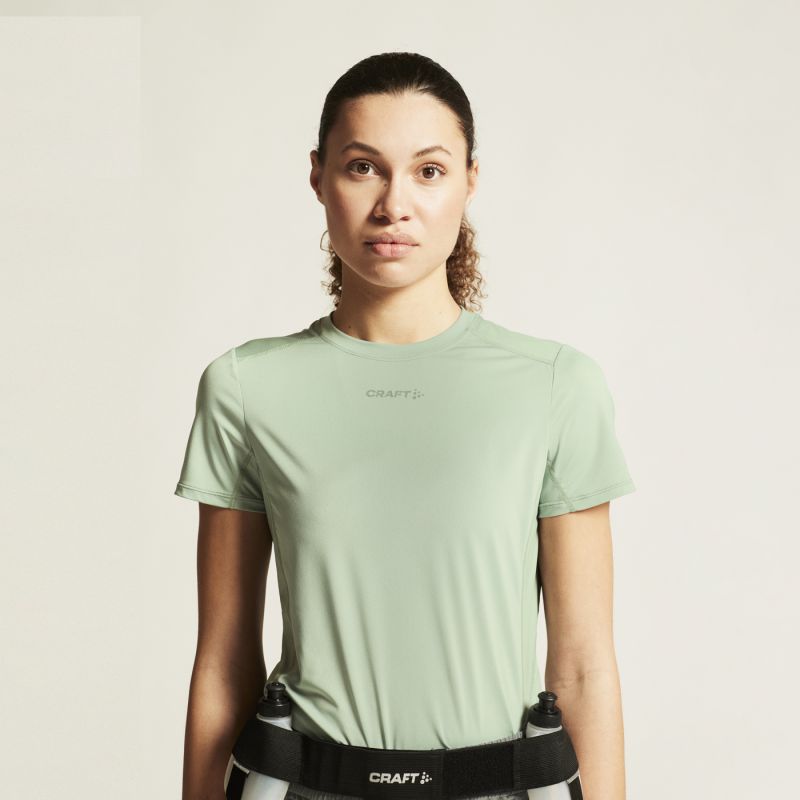 Craft Adv Essence SS Tee 2 W 92800660112 Clothing/Training/Craft Your Sports Performance