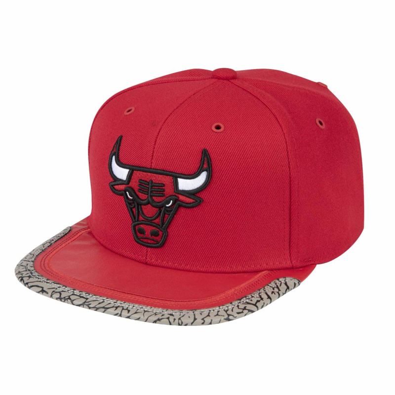 Mitchell & Ness Day 3 Snapback NBA Chicago Bulls Red Cap - 6HSSMM19505-CBUSCWH Odzież/Czapki/Czapki z daszkiem Your Sports Performance