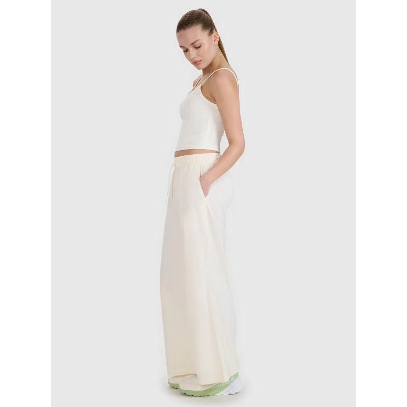 Women's casual wide-leg trousers 4F 4FWSS25TTROF1012-11S *Kategoria tymczasowa Your Sports Performance