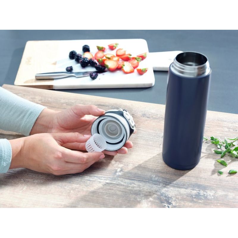 Flip thermal mug 600 ml navy blue 3275 LEIFHEIT AGD - Produkty/Termosy i kubki termiczne Your Sports Performance