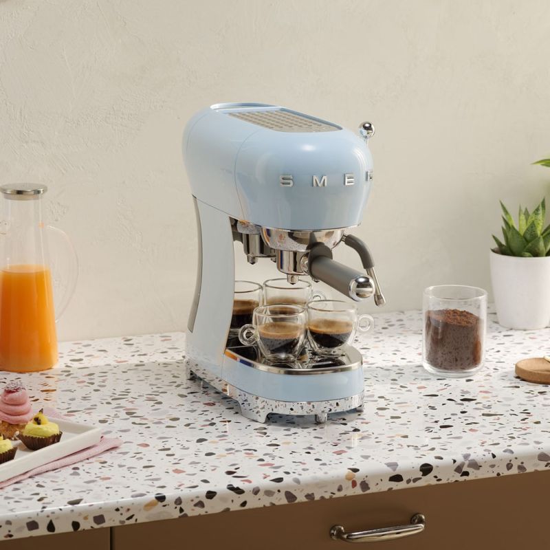 Smeg ECF02PBEU Pastel Blue Coffee Machine AGD - Produkty/Ekspresy do kawy Your Sports Performance