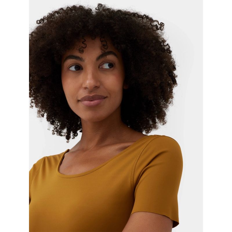 Women's quick-drying yoga crop top T-shirt 4F *Kategoria tymczasowa Your Sports Performance