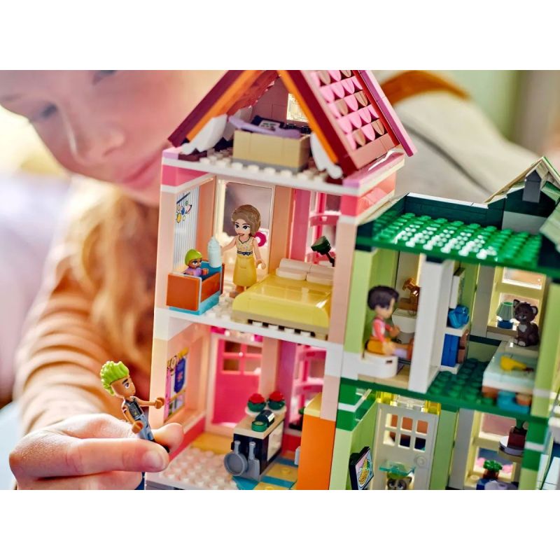 LEGO FRIENDS 42670 Heartlake City Apartments and Shops Accessories Your Sports Performance