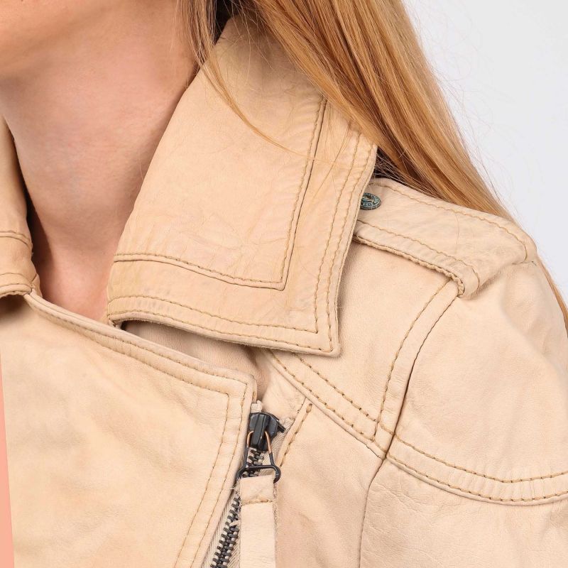 Wrangler Wmns Buffalo Leather Jacket W4003ZB29 In preparation Your Sports Performance